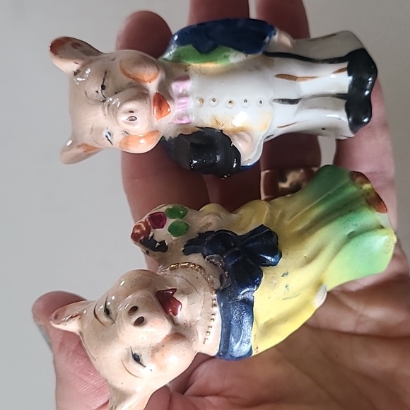 Vintage pig salt/pepper shakers - Picture 2 of 5